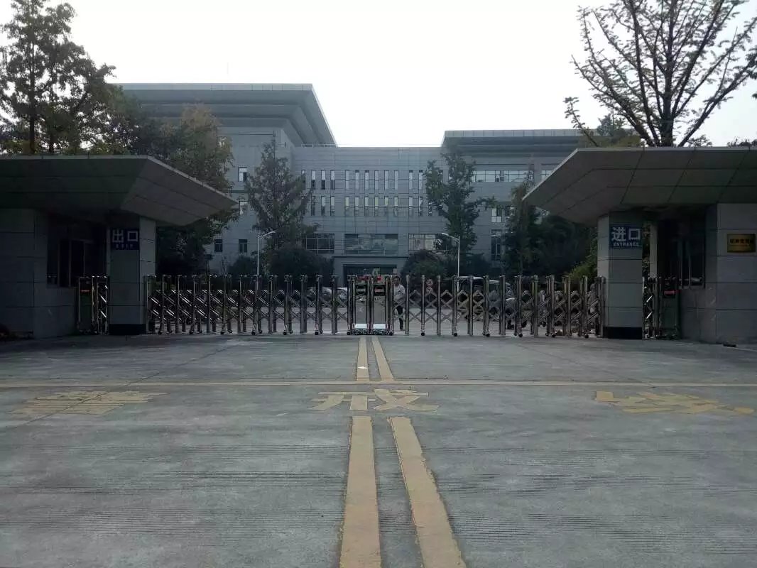 湛江赤坎区湛江赤坎区四川消防总队伸缩门